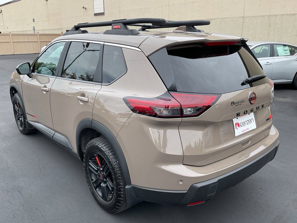 Used 2025 Nissan Rogue SV AWD/4WD image 7