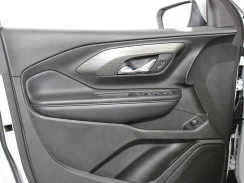 Used 2023 GMC Terrain SLE w/ Driver Convenience Package image 34