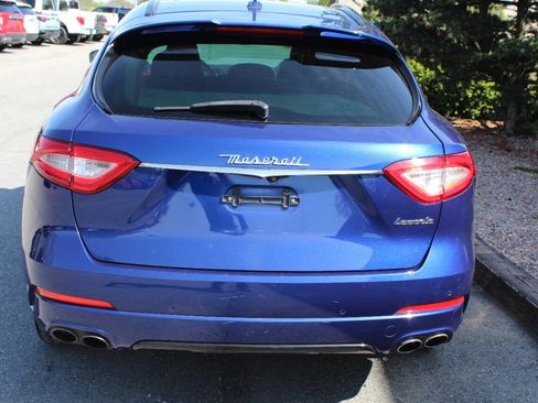 Used 2017 Maserati Levante S AWD/4WD image 7