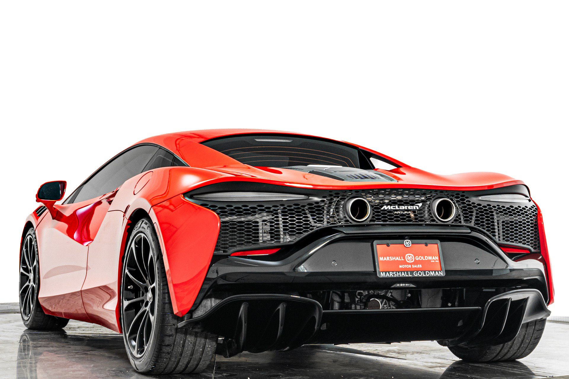 Used 2023 McLaren Artura RWD image 7
