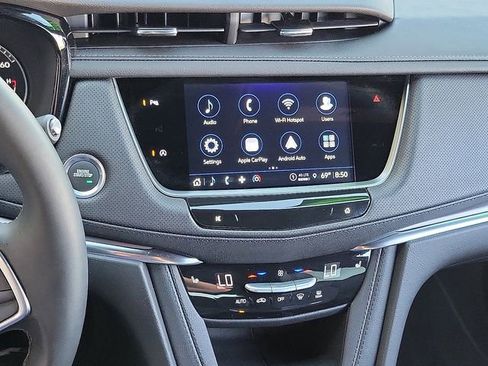 Used 2025 Cadillac XT5 Luxury image 16