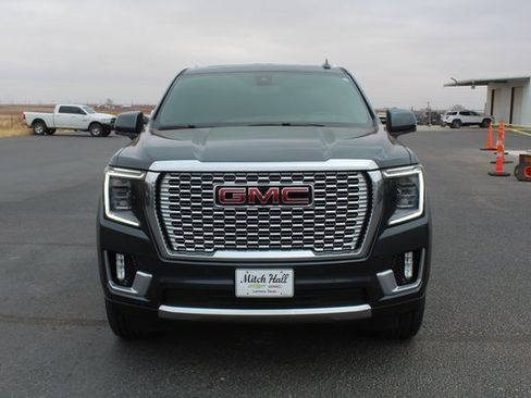 Used 2021 GMC Yukon Denali w/ Denali Premium Package image 13