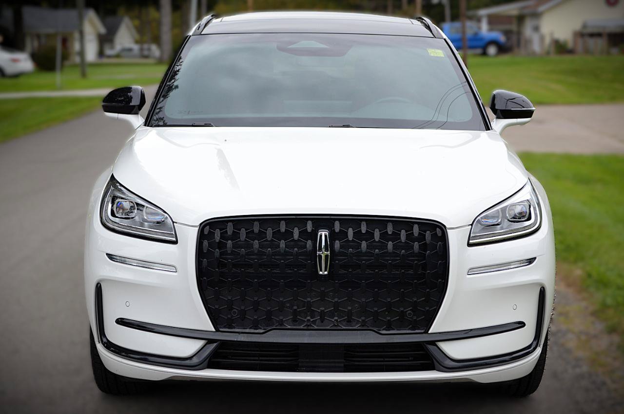Used 2024 Lincoln Corsair Reserve w/ Equipment Group 201A AWD/4WD image 2
