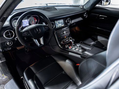 Used 2011 Mercedes-Benz SLS AMG Coupe image 40