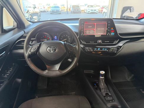 Used 2019 Toyota C-HR LE FWD image 22