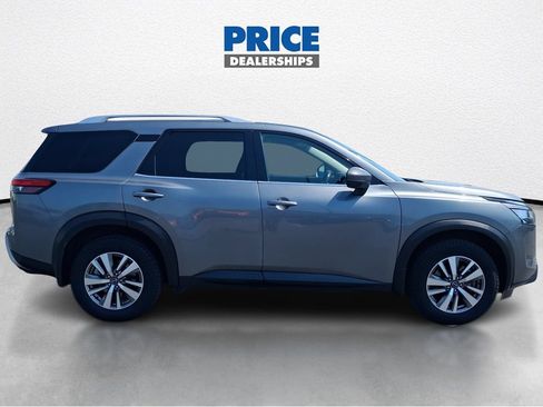 Used 2023 Nissan Pathfinder SL AWD/4WD image 5