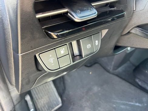 Certified 2023 Kia EV6 Light image 18