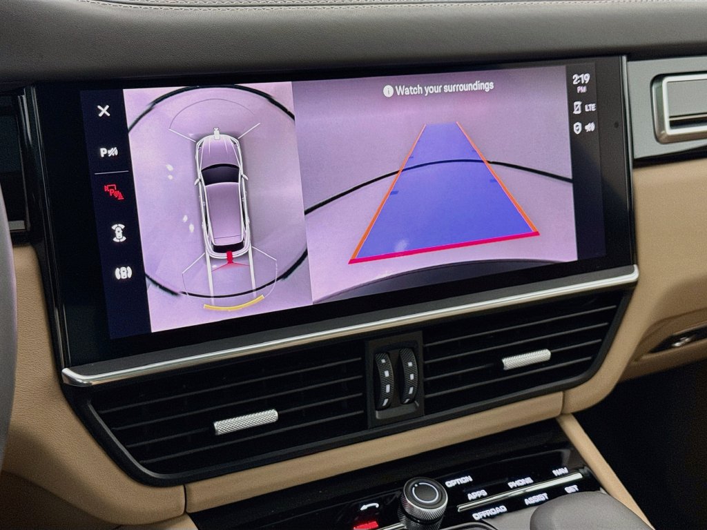 Certified 2023 Porsche Cayenne AWD/4WD image 20