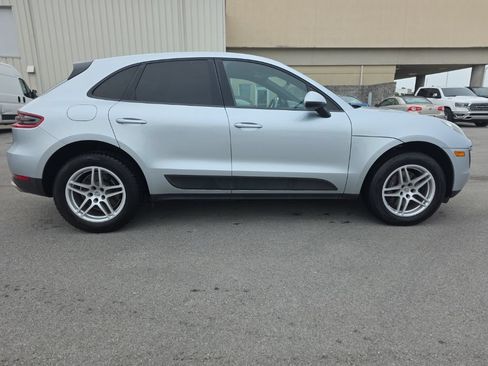 Used 2018 Porsche Macan AWD/4WD image 4