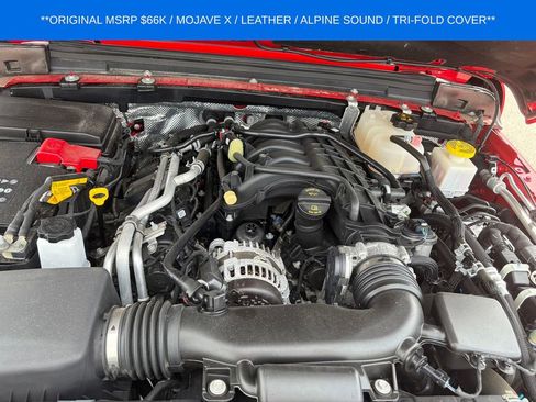 Used 2025 Jeep Gladiator Mojave AWD/4WD image 20