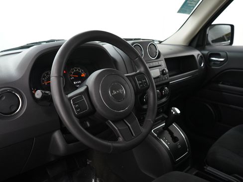 Used 2014 Jeep Patriot Latitude w/ Sun/Sound Group AWD/4WD image 24