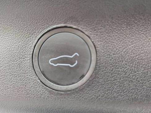 Used 2024 Tesla Model Y Long Range AWD/4WD image 14
