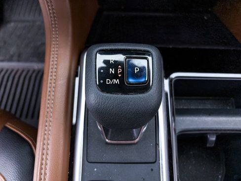 Used 2022 Nissan Pathfinder Platinum AWD/4WD image 27