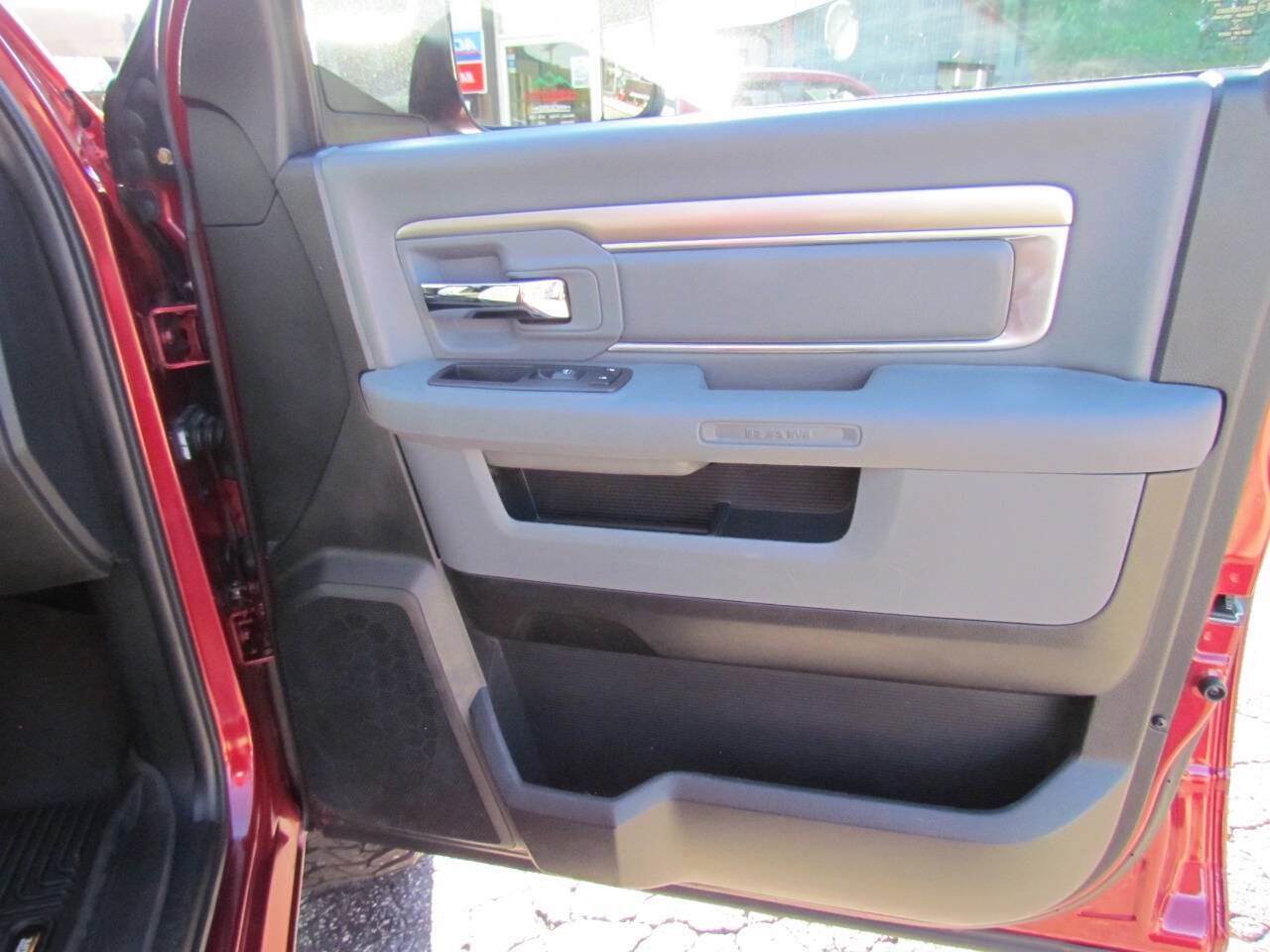 Used 2015 RAM 1500 Big Horn AWD/4WD image 18