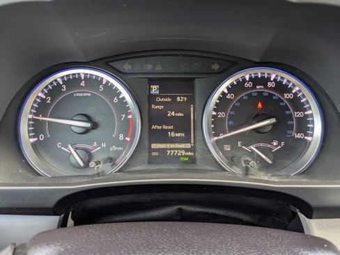 Used 2018 Toyota Highlander XLE image 37