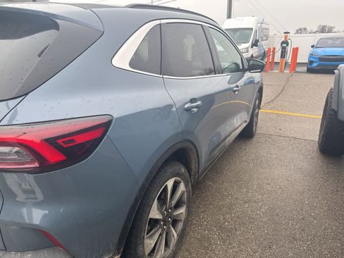 Used 2023 Ford Escape Platinum image 22