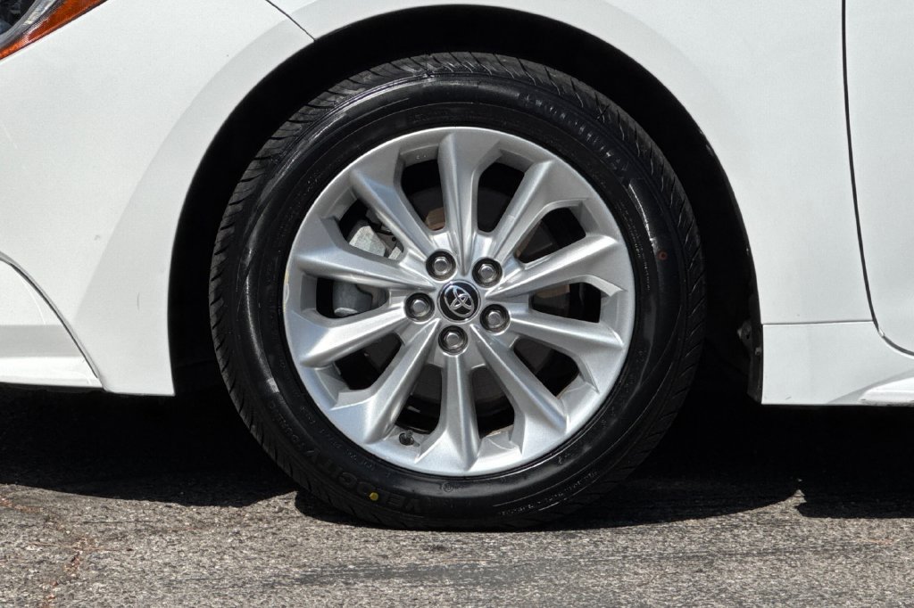 Used 2021 Toyota Corolla LE w/ LE Convenience Package FWD image 24