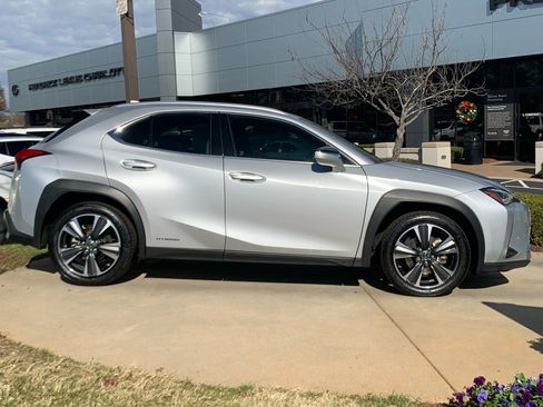 Used 2019 Lexus UX 250h image 13