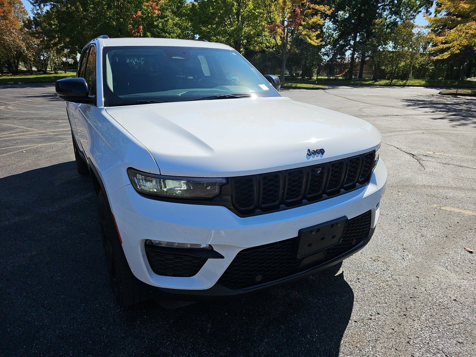 Used 2023 Jeep Grand Cherokee Limited w/ Luxury Tech Group II AWD/4WD image 8