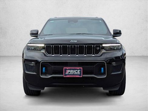 Used 2023 Jeep Grand Cherokee Overland w/ Advanced Protech Group III AWD/4WD image 2