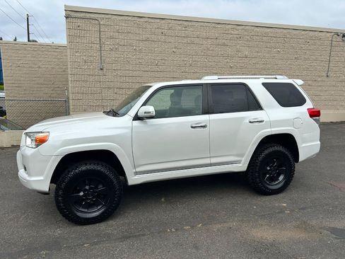 Used 2010 Toyota 4Runner SR5 AWD/4WD image 7