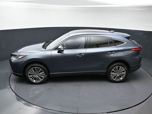 Used 2024 Toyota Venza XLE AWD/4WD image 32