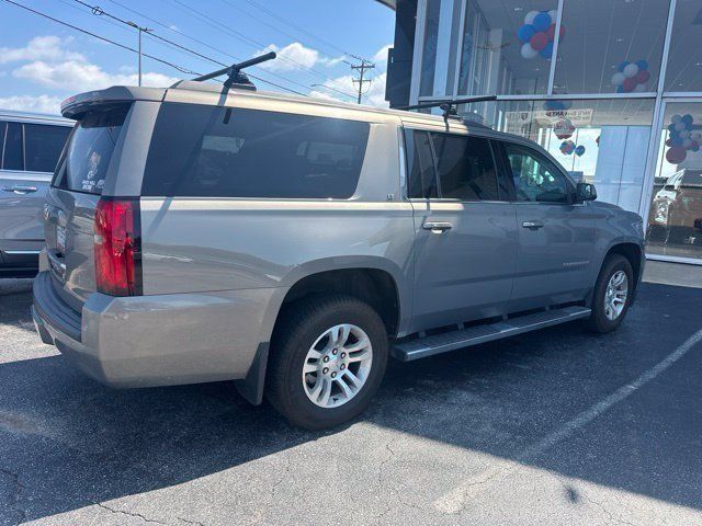 Used 2018 Chevrolet Suburban LT w/ Luxury Package AWD/4WD image 12