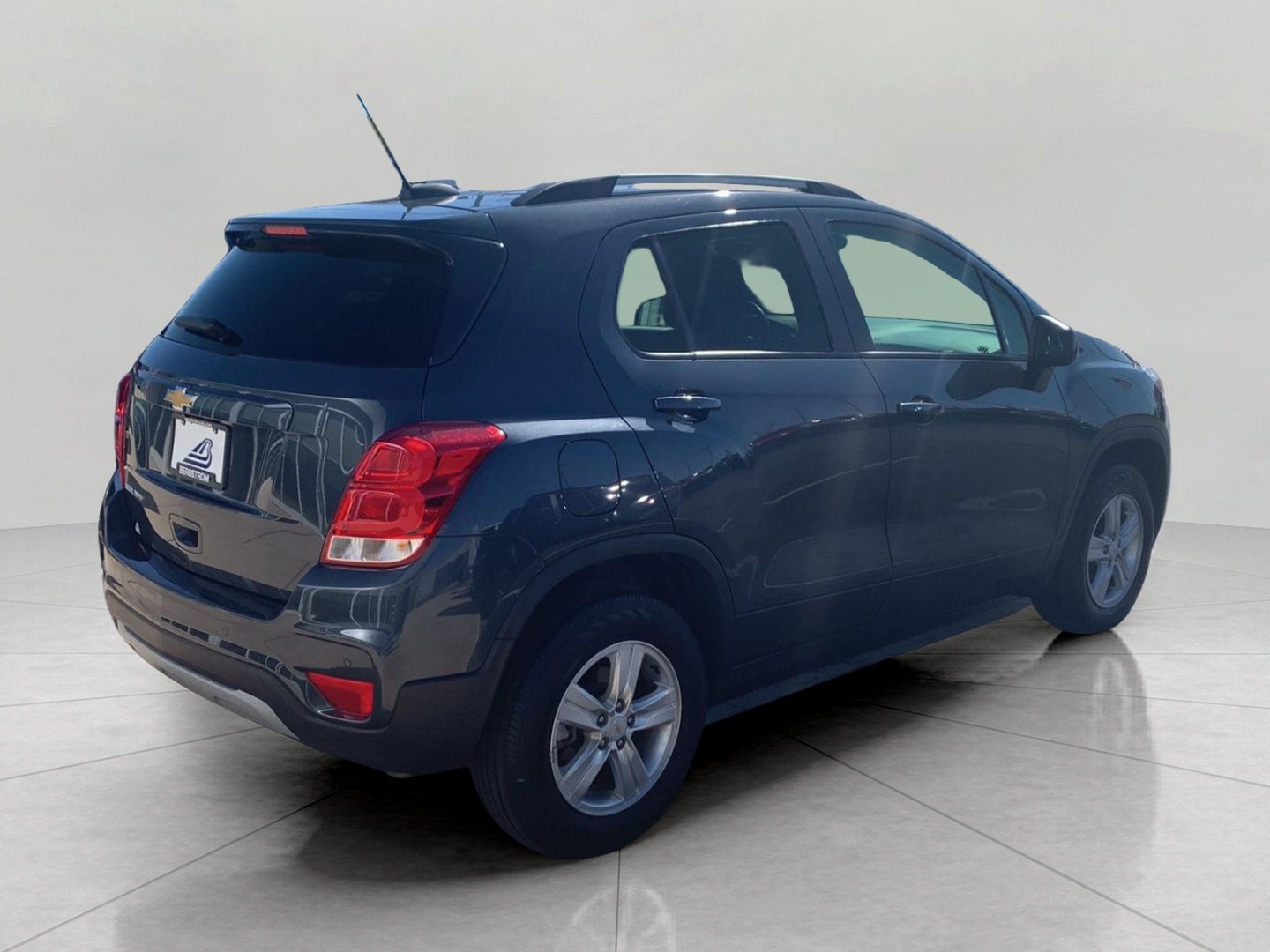 Used 2021 Chevrolet Trax LT w/ Premium Seat Package AWD/4WD image 7