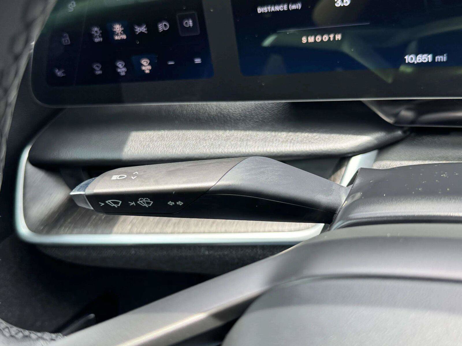 Used 2025 Lucid Air Touring AWD/4WD image 27