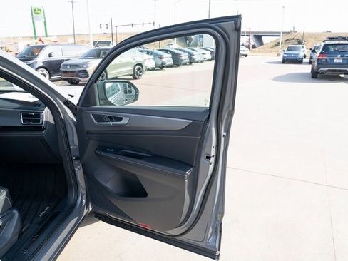 New 2026 Volkswagen Atlas Cross Sport SE image 18