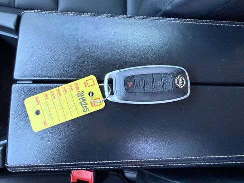 Used 2023 Nissan Rogue SV w/ SV Premium B Package image 46