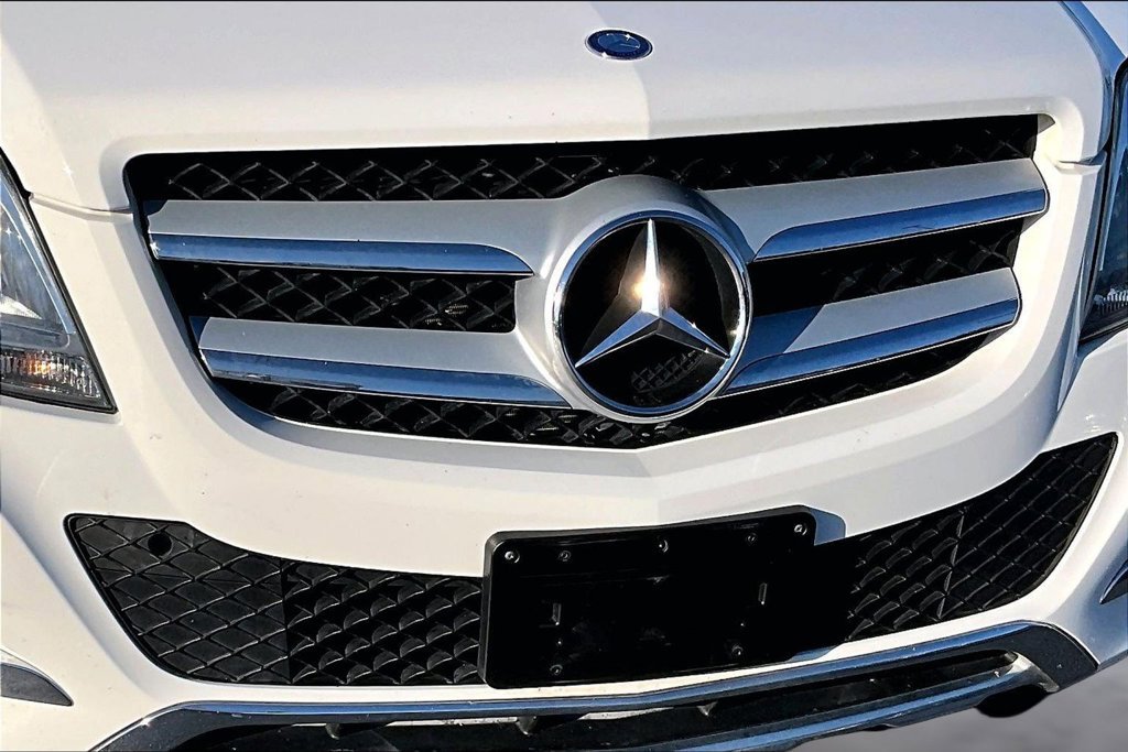Used 2015 Mercedes-Benz GLK 350 4MATIC image 28