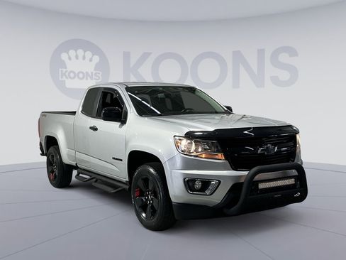 Used 2017 Chevrolet Colorado LT w/ Redline Special Edition image 18