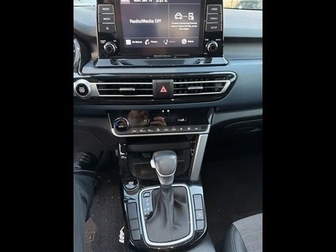 Used 2023 Kia Seltos S image 8