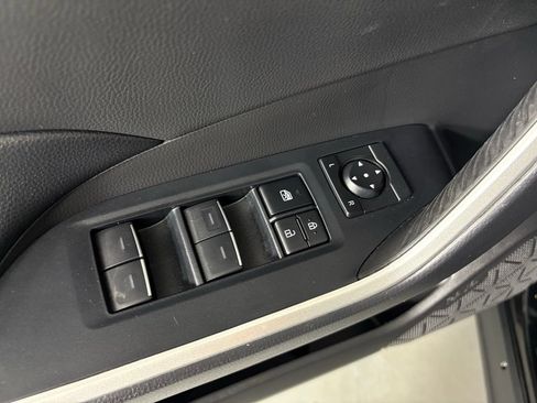 Used 2022 Toyota RAV4 XLE Premium AWD/4WD image 15