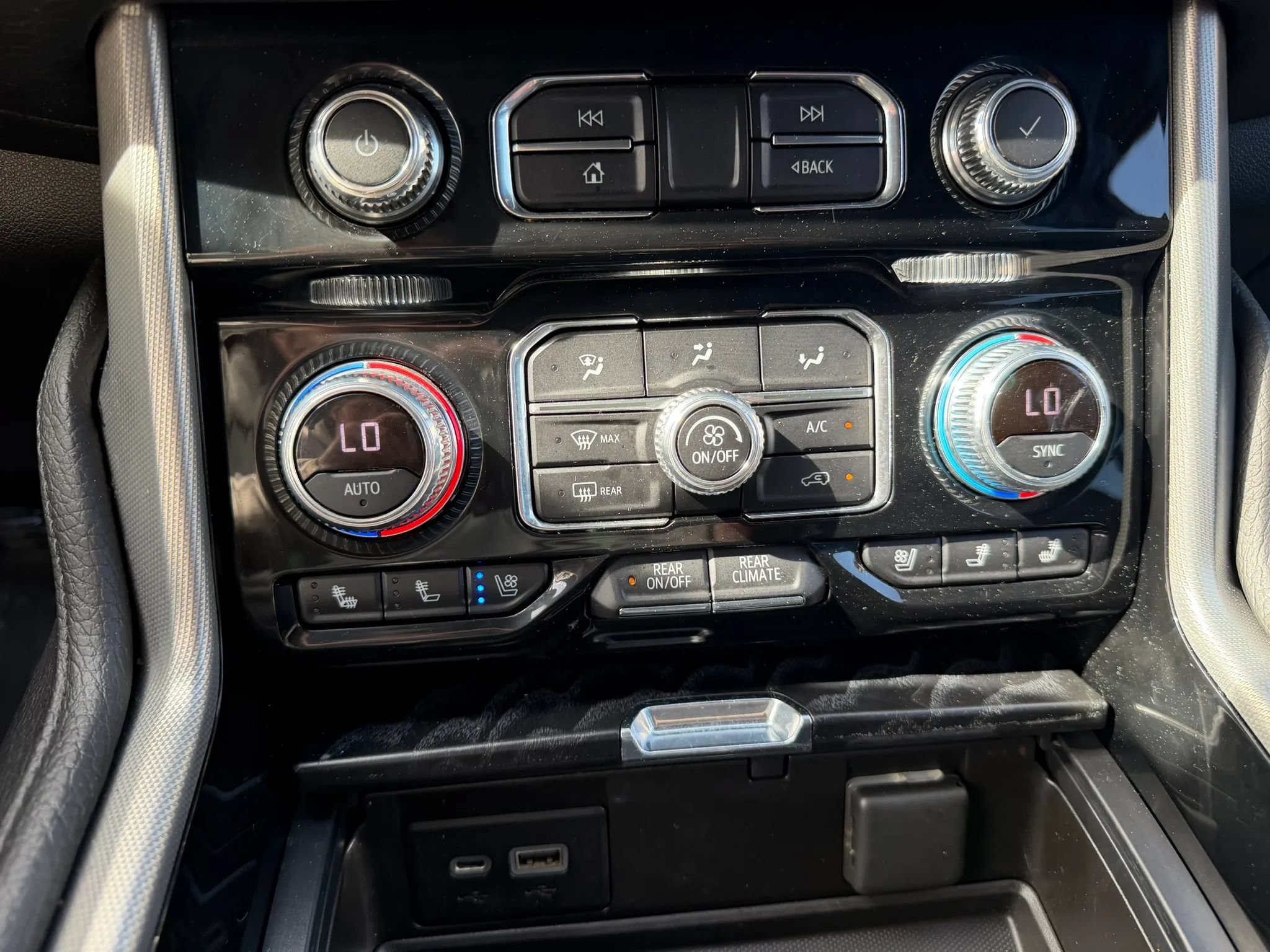 Used 2021 GMC Yukon Denali AWD/4WD image 26