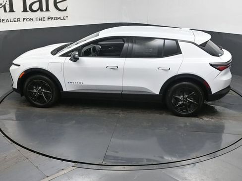 New 2026 Chevrolet Equinox EV LT image 21