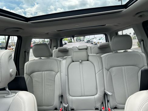Used 2022 Jeep Wagoneer Series II w/ Premium Group I AWD/4WD image 22