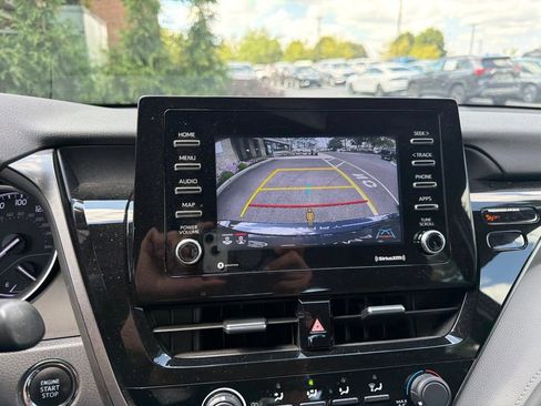 Used 2021 Toyota Camry LE w/ Convenience Package FWD image 18