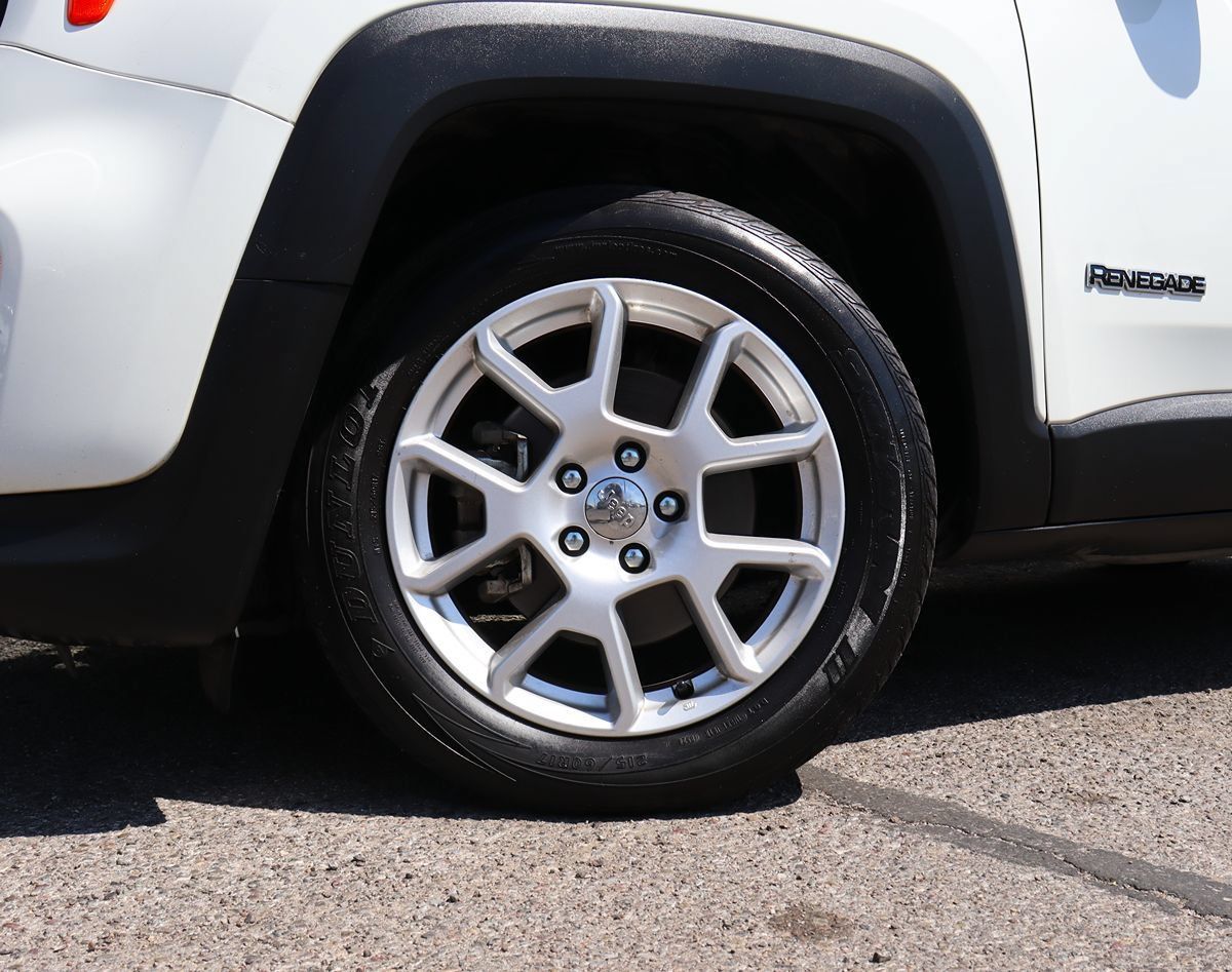 Used 2021 Jeep Renegade Latitude w/ Convenience Group FWD image 5