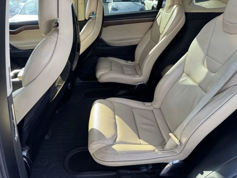 Used 2016 Tesla Model X 75D image 8