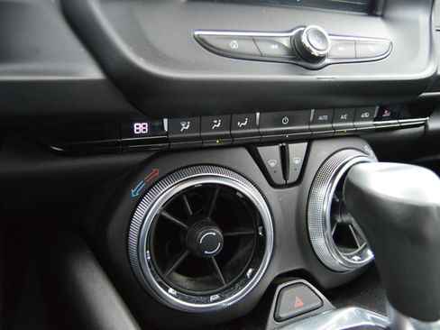 Used 2016 Chevrolet Camaro LT image 14