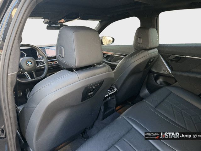 Used 2024 BMW 540i xDrive w/ M Sport Package AWD/4WD image 25