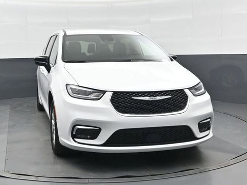 New 2026 Chrysler Pacifica Select FWD image 10