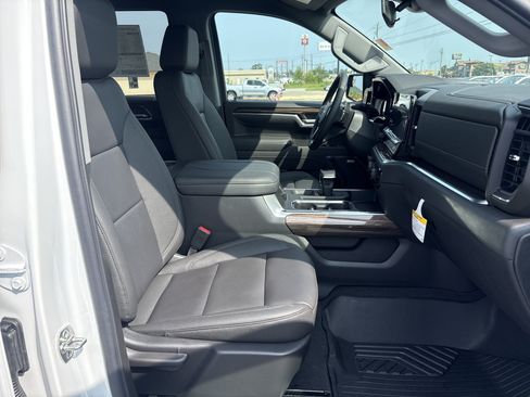 New 2026 Chevrolet Silverado 1500 RST w/ Z71 Off-Road Package AWD/4WD image 11