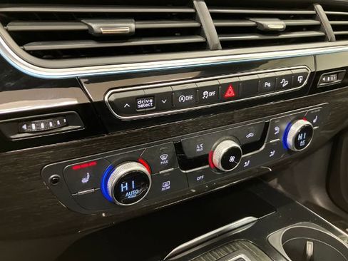 Used 2017 Audi Q7 3.0T Premium Plus w/ Premium Plus Package image 19