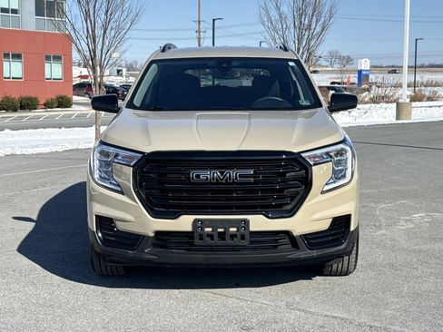 Used 2023 GMC Terrain SLE w/ Driver Convenience Package image 28