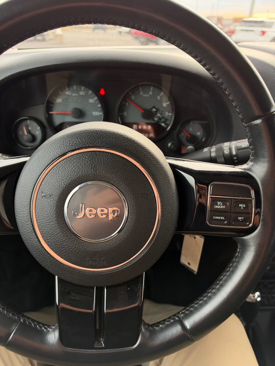 Used 2017 Jeep Wrangler Unlimited Sahara AWD/4WD image 15