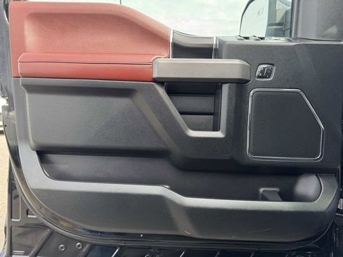 Used 2018 Ford F150 Platinum w/ Technology Package AWD/4WD image 28