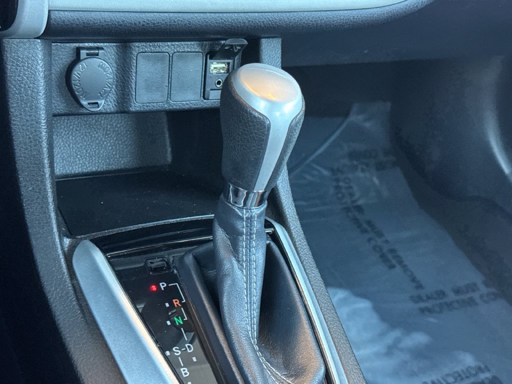 Used 2018 Toyota Corolla LE FWD image 25